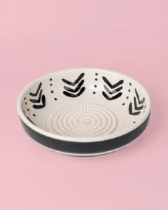 Tierra Cocida - keramisch raspbord Tótem - zwart/wit - 19 cm